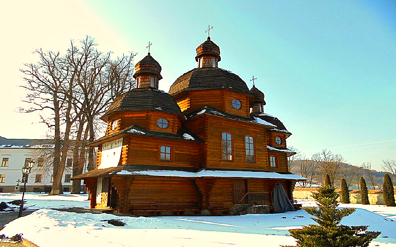 zhovkva-krehiv-i-stradch
